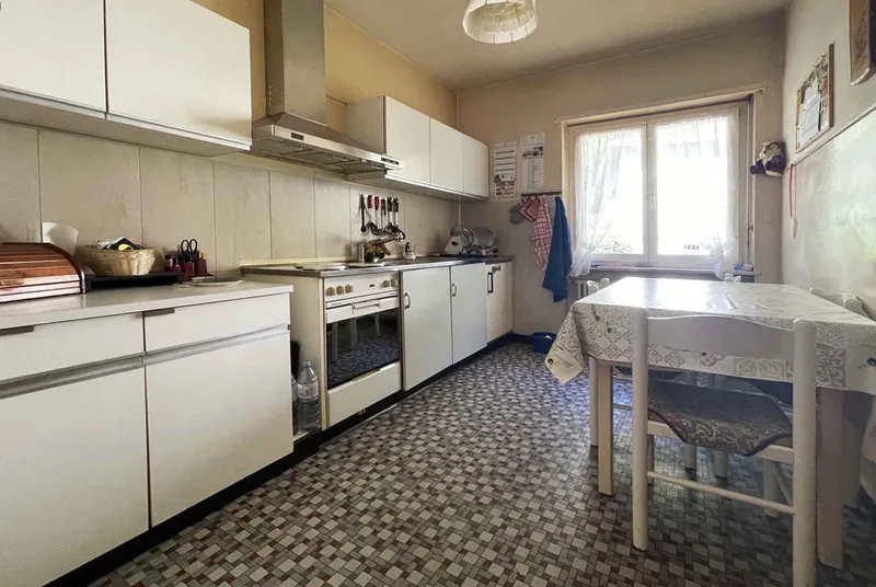 CASA BIFAMILIARE 8 LOCALI CON TERRENO DI 1900 MQ A MENDRISIO, foto 5