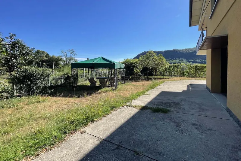 CASA BIFAMILIARE 8 LOCALI CON TERRENO DI 1900 MQ A MENDRISIO, foto 3