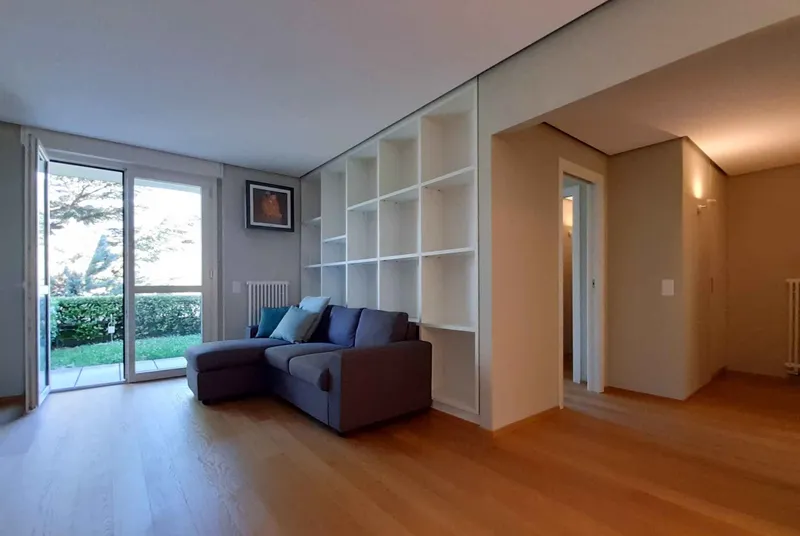 AFFITTASI 2.5 VISTA LAGO CON GIARDINO E PISCINA A BISSONE, foto 3