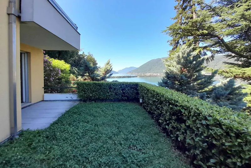 AFFITTASI 2.5 VISTA LAGO CON GIARDINO E PISCINA A BISSONE, foto 10