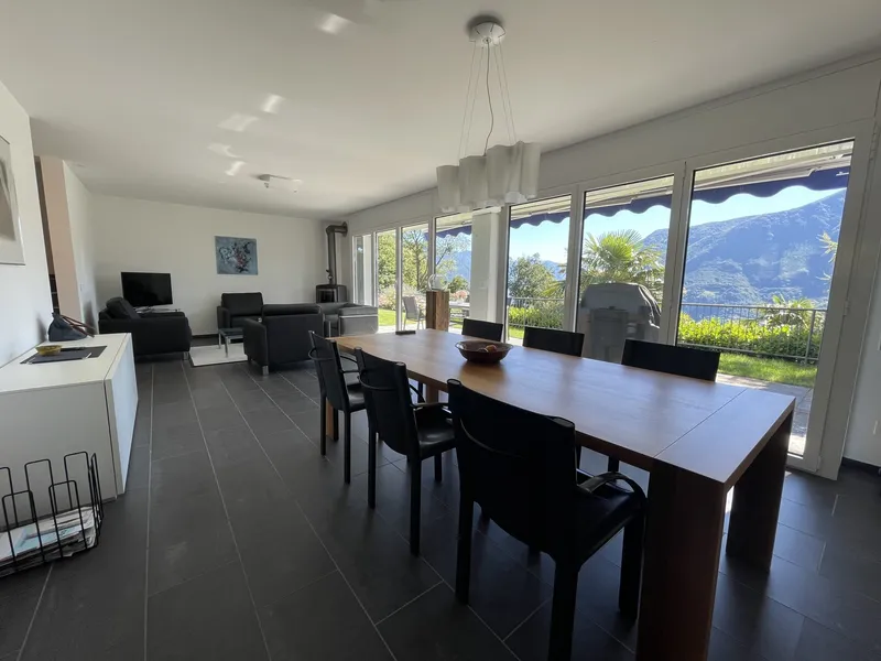 VILLA 4.5 CON SPLENDIDA VISTA LAGO A 10 MINUTI DA LUGANO, foto 5