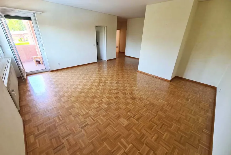 APPARTAMENTO 4 LOCALI CON PISCINA CONDOMINIALE A CADRO, foto 3