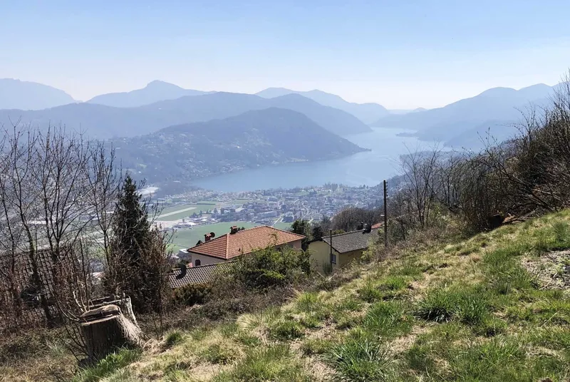 TERRENO EDIFICABILE R2 VISTA LAGO CON PROGETTO A CADEMARIO, foto 2