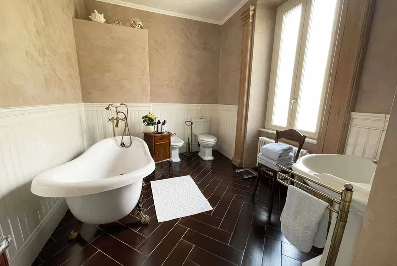 AFFARE UNICO - VILLA 14 LOCALI CON 5 APPARTAMENTI A FAIDO, Foto 6