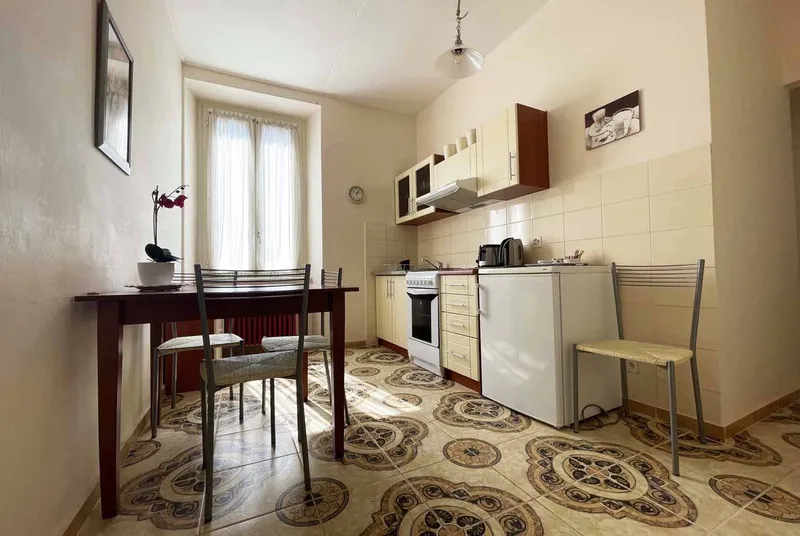 AFFARE UNICO - VILLA 14 LOCALI CON 5 APPARTAMENTI A FAIDO, Foto 7