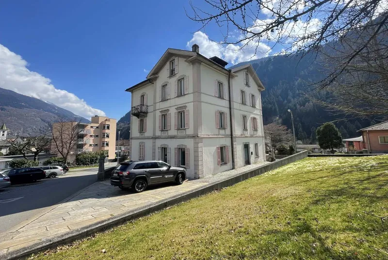 AFFARE UNICO - VILLA 14 LOCALI CON 5 APPARTAMENTI A FAIDO, Foto 2