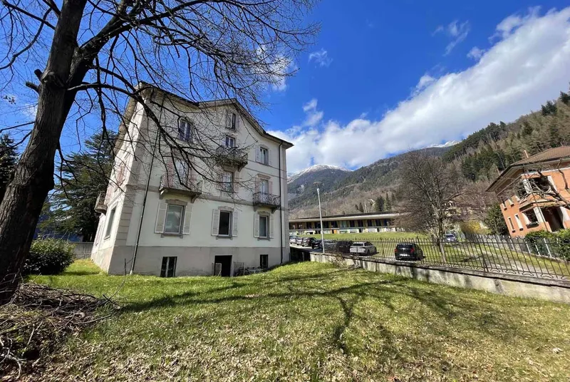 AFFARE UNICO - VILLA 14 LOCALI CON 5 APPARTAMENTI A FAIDO, Foto 3