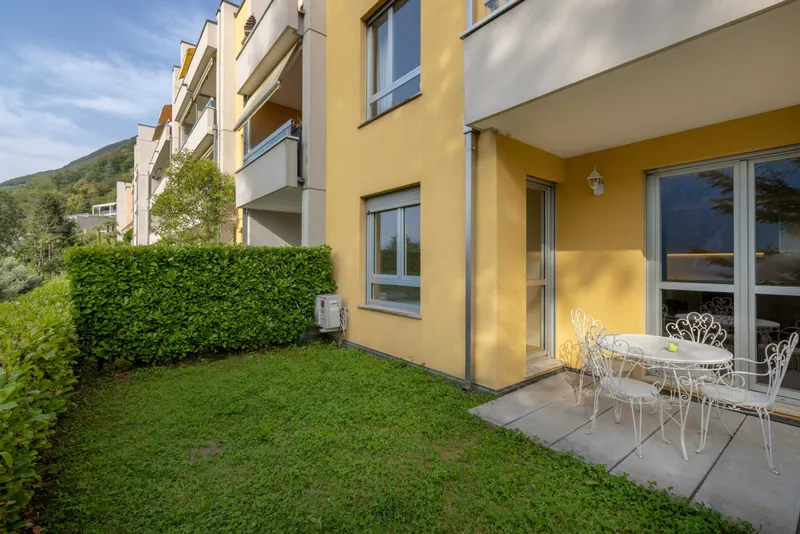 STUPENDO 2.5 LOCALI VISTA LAGO CON GIARDINO A BISSONE, foto 8