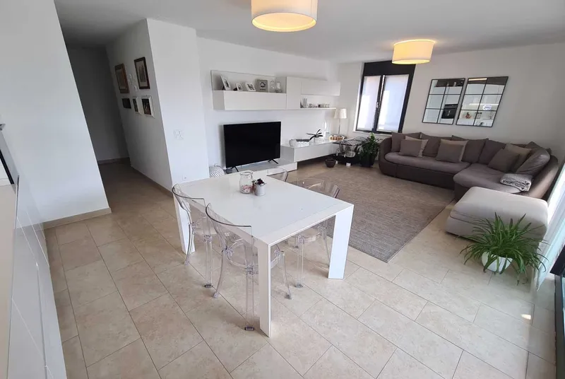 MODERNO APPARTAMENTO 4.5 LOCALI CON TERRAZZA A PREGASSONA, foto 4