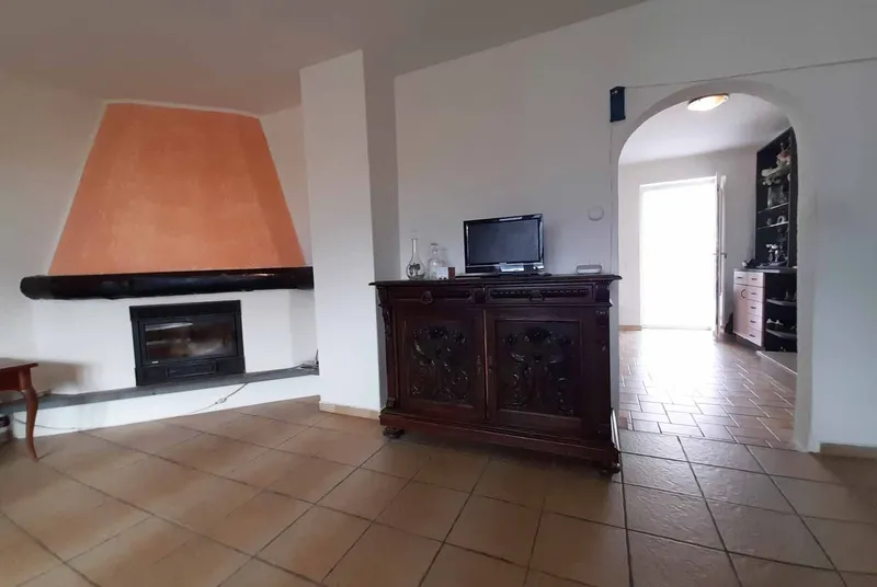 APPARTAMENTO 4.5 LOCALI CON AMPIE TERRAZZE A CUGNASCO, foto 6