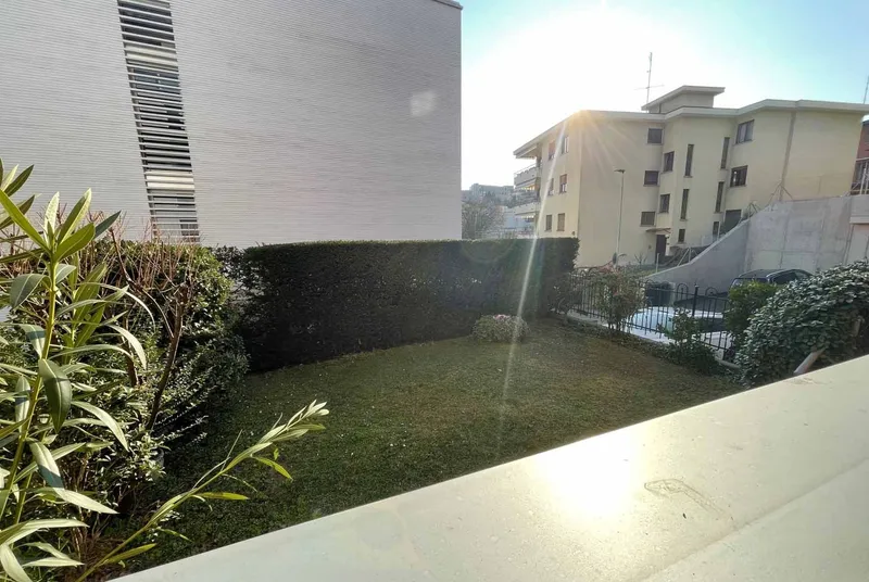 LUMINOSO 2.5 LOCALI CON GIARDINO PIANEGGIANTE A MASSAGNO, foto 7