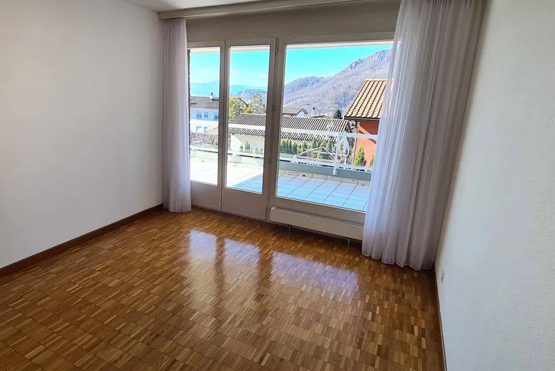 SPAZIOSO 3.5 LOCALI CON AMPIA TERRAZZA E VISTA APERTA A DINO, Foto 11