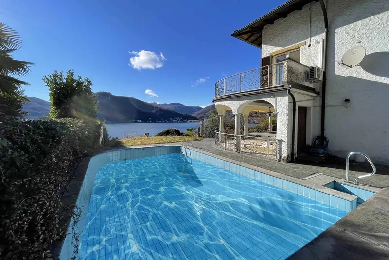 AMPIA VILLA 8.5 CON MAGNIFICA VISTA LAGO A COLLINA D'ORO, foto 2