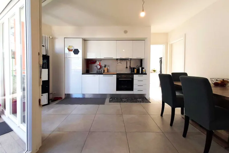 FOR RENT: BRIGHT 2.5-ROOM APT. WITH 2 TERRACES IN PARADISO, photo 1