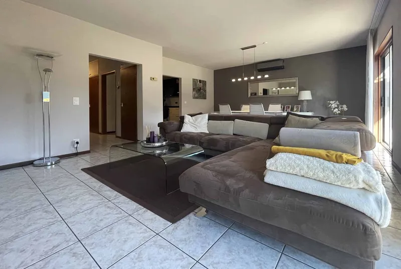 VILLETTA UNIFAMILIARE 5.5 LOCALI CON GIARDINO A MEZZOVICO, Foto 3