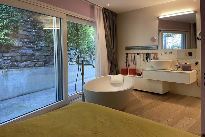 MODERNA ED AMPIA VILLA BIFAMILIARE VISTA LAGO A MELANO, Foto 8