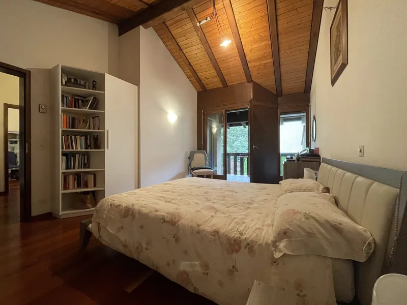 BELLISSIMA VILLA A SCHIERA 5.5 IMMERSA NEL VERDE A ORIGLIO, foto 6
