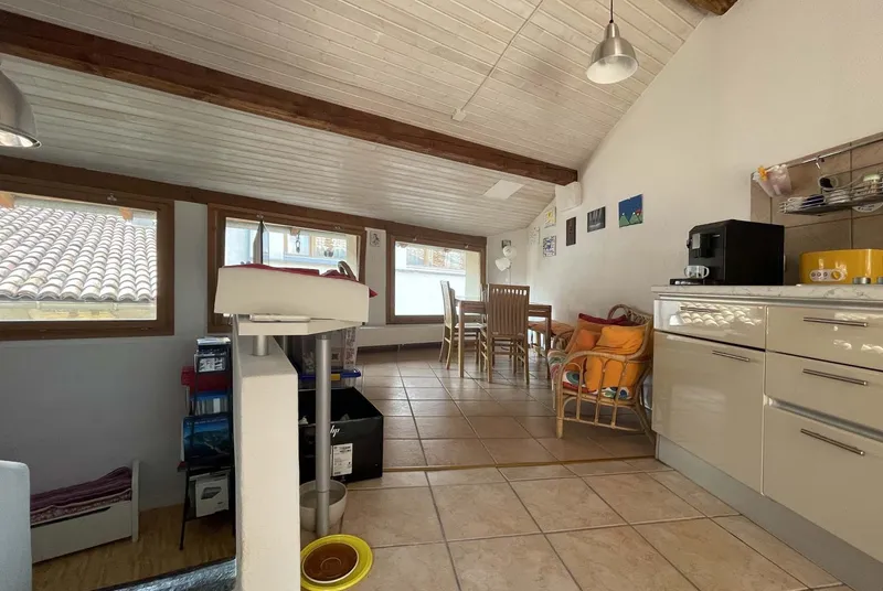 AMPIA E TIPICA CASA DI 5.5 LOCALI A RIVA SAN VITALE, Foto 4