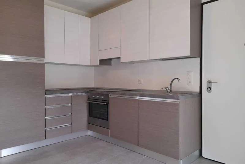AFFITTASI DUPLEX 4 LOCALI MODERNO CON GIARDINO A CADENAZZO, foto 5