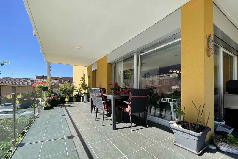 BELLISSIMO 4.5 CON AMPIA TERRAZZA DI 40 MQ A RIVA SAN VITALE, foto 2