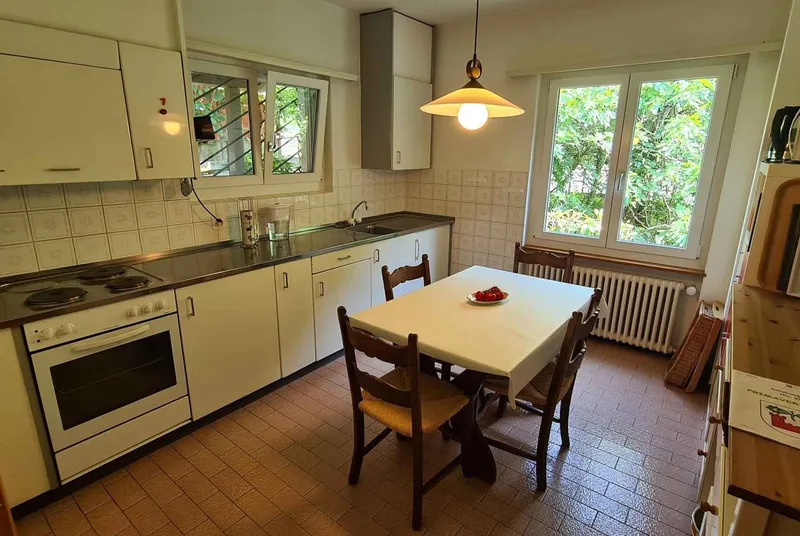 GRANDE CASA BIFAMILIARE CON TERRENO EDIFICABILE A PURASCA, foto 10