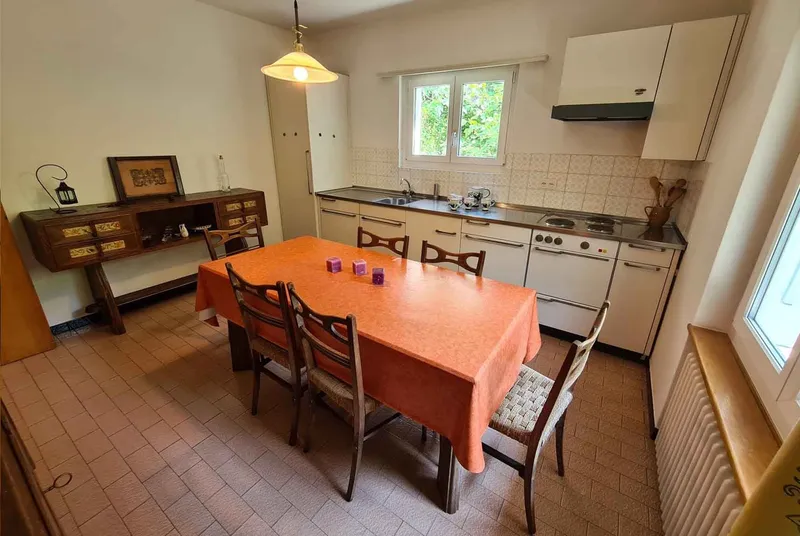 GRANDE CASA BIFAMILIARE CON TERRENO EDIFICABILE A PURASCA, foto 5