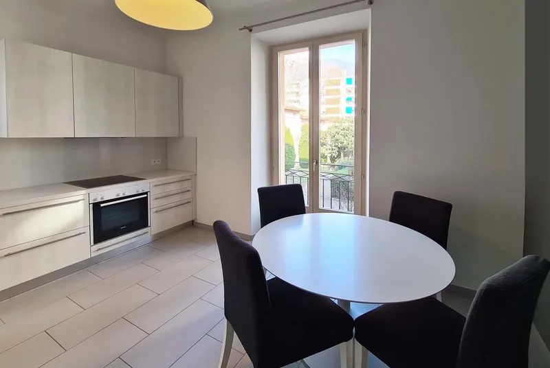 AMPIO ED ELEGANTE 2.5 CON 2 BALCONI A LUGANO CASSARATE, foto 7