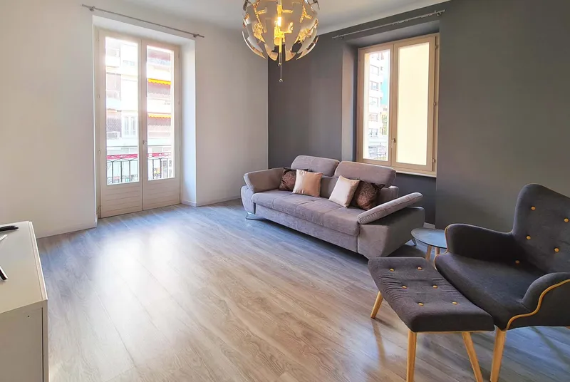AMPIO ED ELEGANTE 2.5 CON 2 BALCONI A LUGANO CASSARATE, foto 4