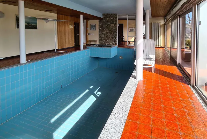 VILLA CON PISCINA INTERNA E BELLISSIMA VISTA APERTA AD AGNO, photo 4