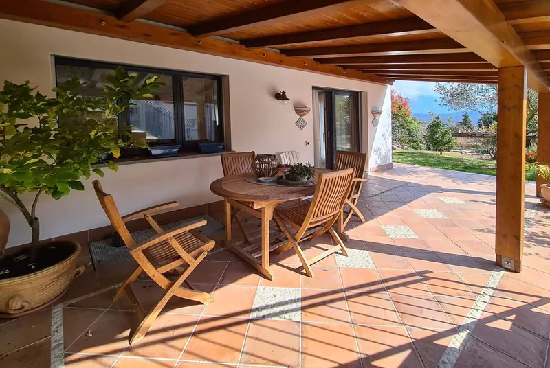 FAVOLOSA CASA UNIFAMILIARE 6.5 LOCALI VISTA LAGO A VERNATE, foto 2