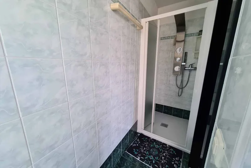 SPAZIOSA VILLA 6.5 LOCALI CON AMPIO GIARDINO A FIGINO, foto 13