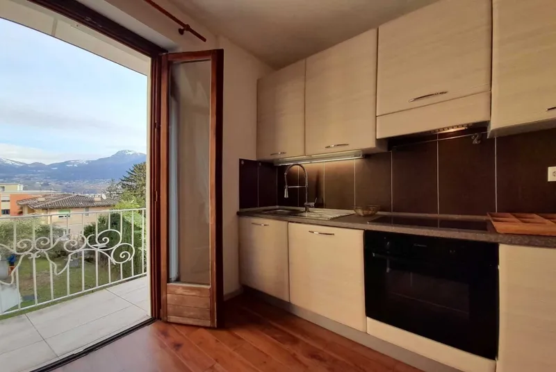AFFITTASI MONOLOCALE ARREDATO CON BALCONE A MASSAGNO, Foto 4