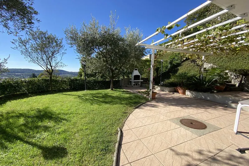 STUPENDA VILLA 7 LOCALI CON TERRAZZA E GIARDINO A BESAZIO, foto 9
