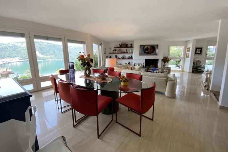 VILLA 6.5 LOCALI CON AMPIO GIARDINO VISTA LAGO A BISSONE, foto 5