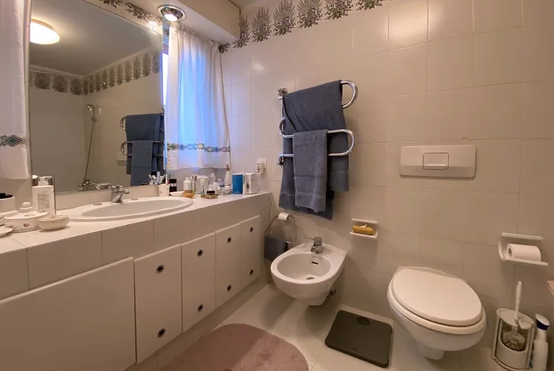 VILLA 6.5 LOCALI CON AMPIO GIARDINO VISTA LAGO A BISSONE, foto 13