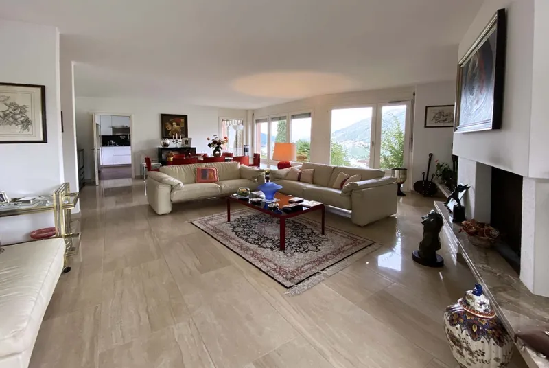VILLA 6.5 LOCALI CON AMPIO GIARDINO VISTA LAGO A BISSONE, foto 2