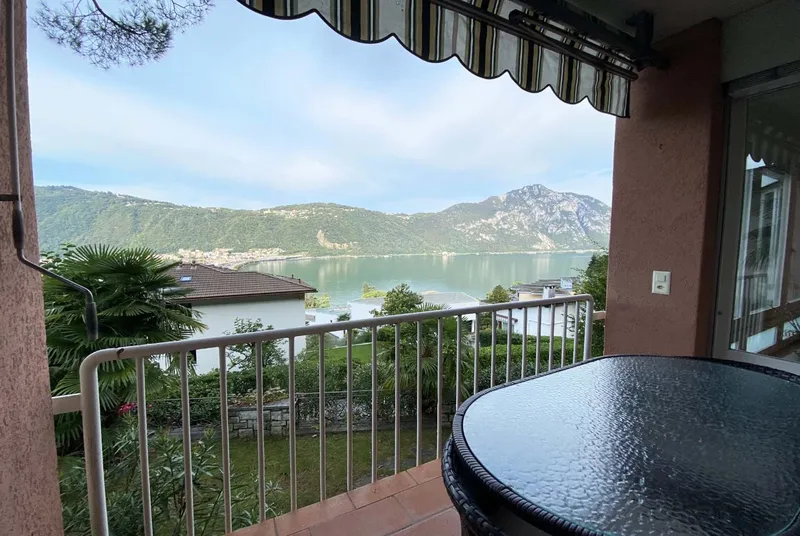 VILLA 6.5 LOCALI CON AMPIO GIARDINO VISTA LAGO A BISSONE, foto 8