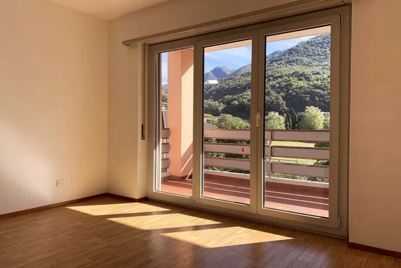 AFFITTASI AMPIO ATTICO 3.5 LOCALI CON TERRAZZA A GIUBIASCO, foto 5