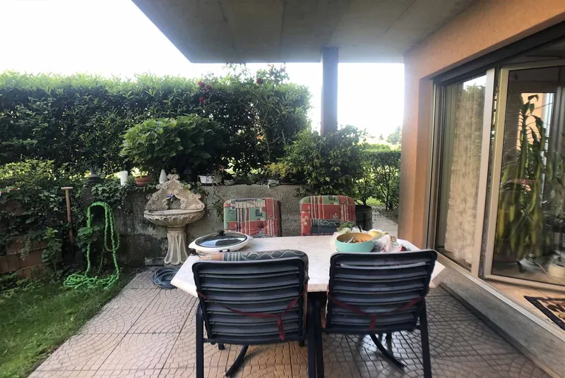 AFFITTASI 5.5 LOCALI CON GIARDINO PRIVATO E PISCINA A MORBIO, foto 5