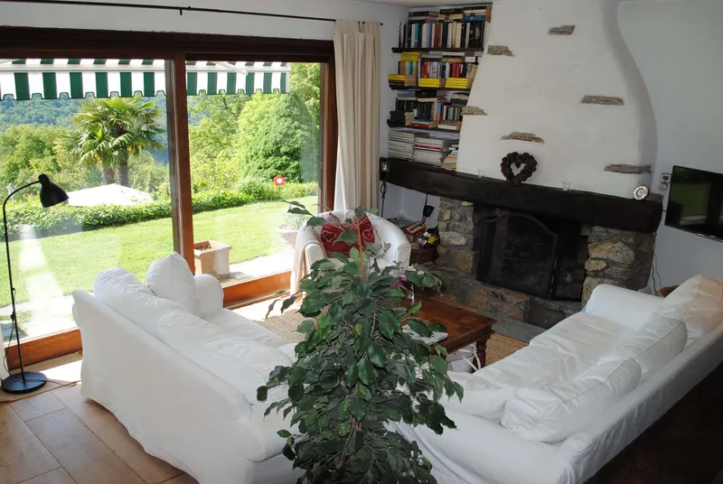 SPLENDIDA VILLA AMPLIABILE CON GIARDINO E PISCINA A BIOGGIO, foto 8