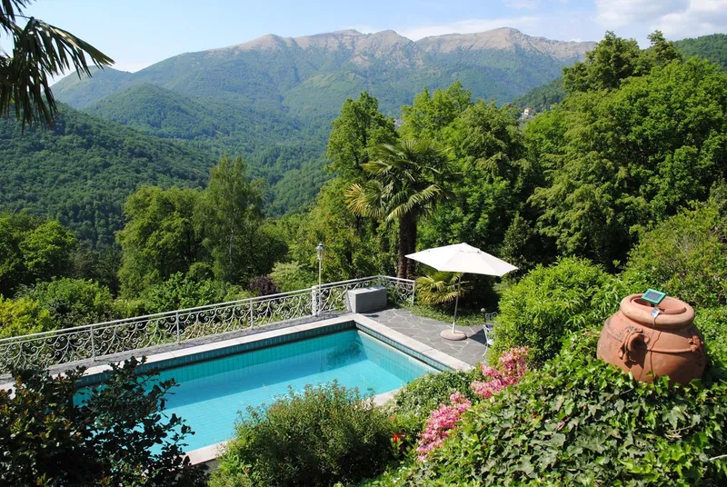 SPLENDIDA VILLA AMPLIABILE CON GIARDINO E PISCINA A BIOGGIO, foto 2