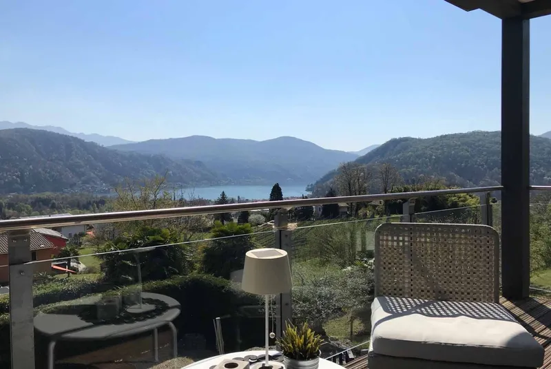 CASA INDIPENDENTE CON GIARDINO E TERRAZZE VISTA LAGO A PURA, photo 8