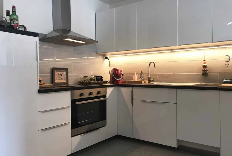 APPARTAMENTO 3.5 LOCALI FRONTE LAGO A MELIDE, foto 6