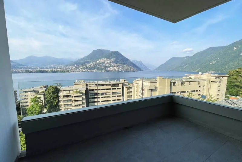 AMPIO ATTICO 4.5 LOCALI CON FAVOLOSA VISTA A LUGANO PARADISO, foto 3