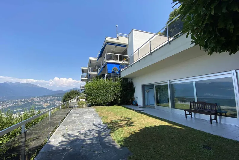 2.5 LOCALI CON VISTA LAGO PANORAMICA E PISCINA A LUGANO, foto 8