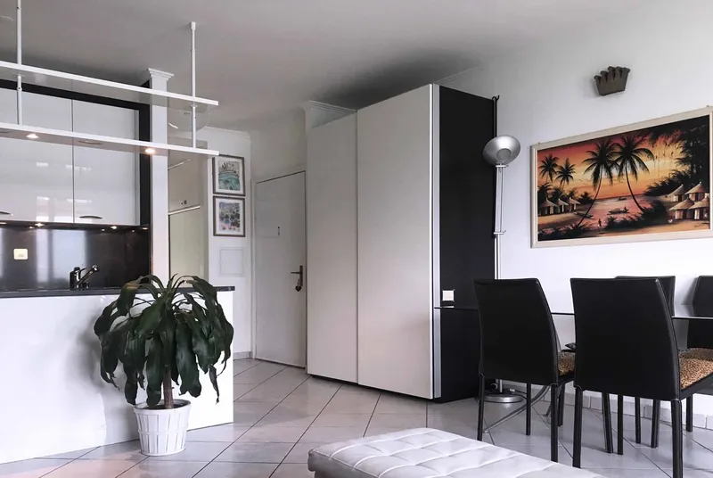 APPARTAMENTO 2.5 LOCALI VISTA LAGO CON PISCINA A BISSONE, foto 5