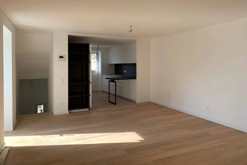 CASA DI NUCLEO RISTRUTTURATA CON GROTTINO A MEZZOVICO, foto 2