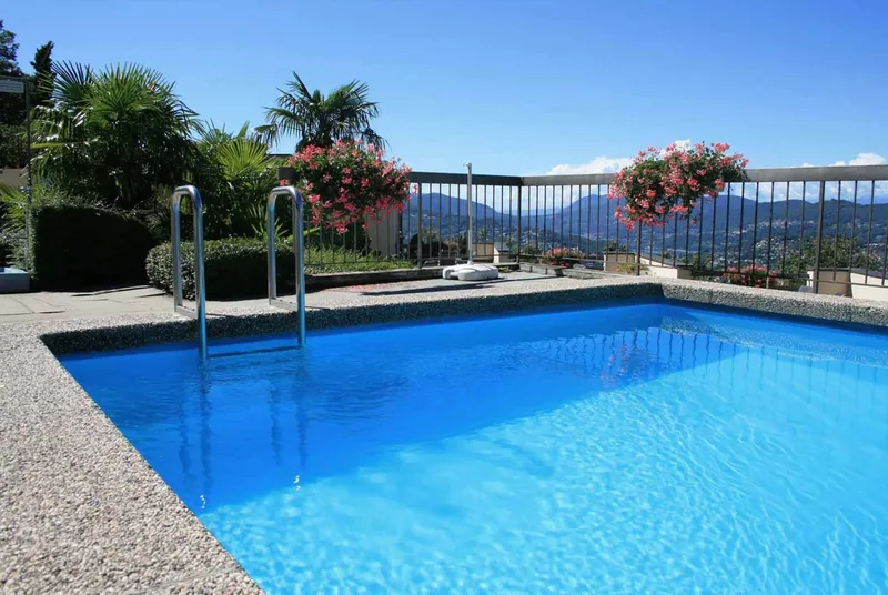 AMPIO MONOLOCALE VISTA LAGO CON PISCINA AD ALDESAGO, foto 13