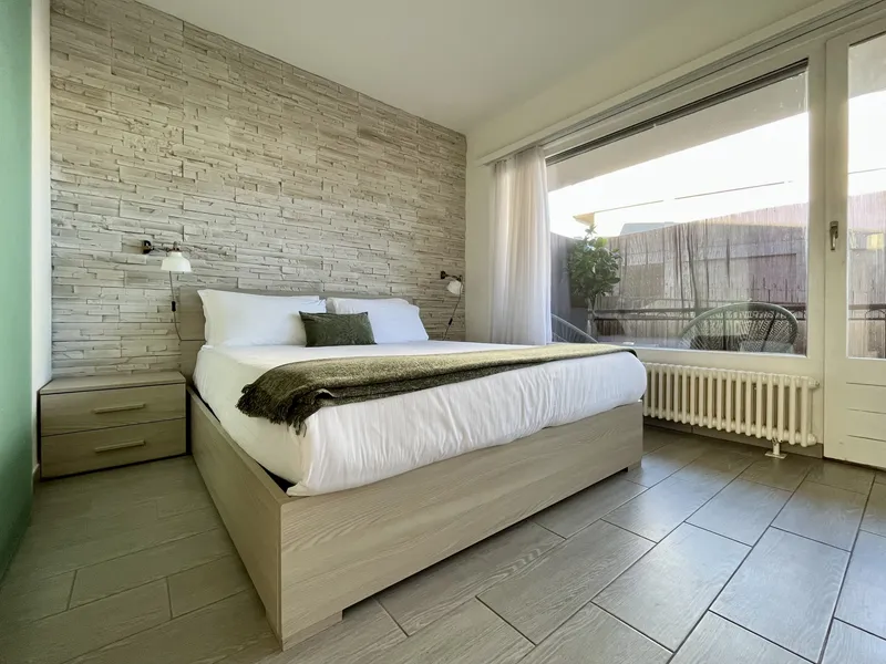 AFFITTASI 2.5 ARREDATO CON PARZIALE VISTA LAGO A PARADISO, foto 6