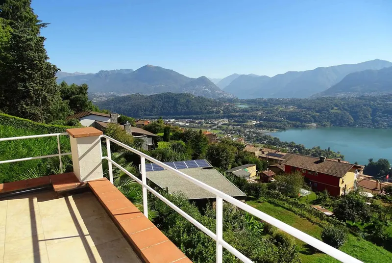 AMPIA VILLA 7.5 LOCALI CON LIFT E VISTA PANORAMICA A VERNATE, foto 2